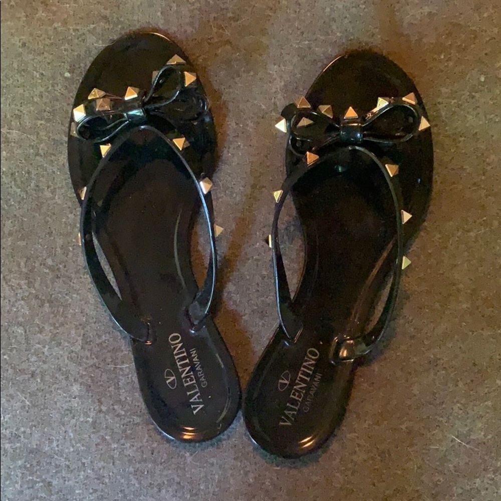 Valentino Garavani Rockstud Bow Flip Flop